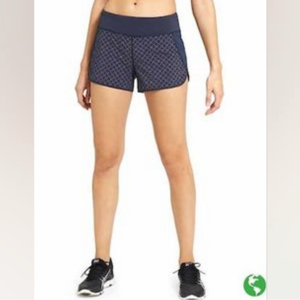 NWOT Athleta Reflective Track This Run Short Navy Diamond XL